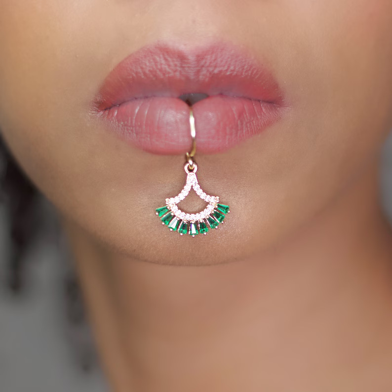 ต่างหูทรงดอกไม้สีทองหรูหรา ประ - Body Jewelry Quality บทวิจารณ์และราคา